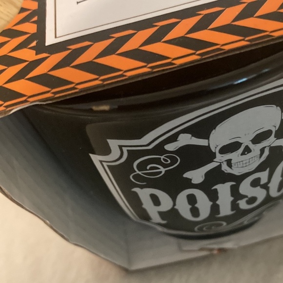 Halloween Poison Mortar and Pestle - Picture 5 of 5